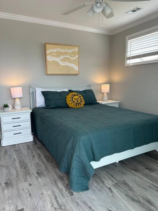 Holden Beach House Second Row With Surround Views! 외부 사진